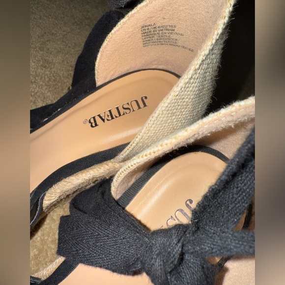 Just Fab Straw-like Wedges with black strap - Picture 2 of 5